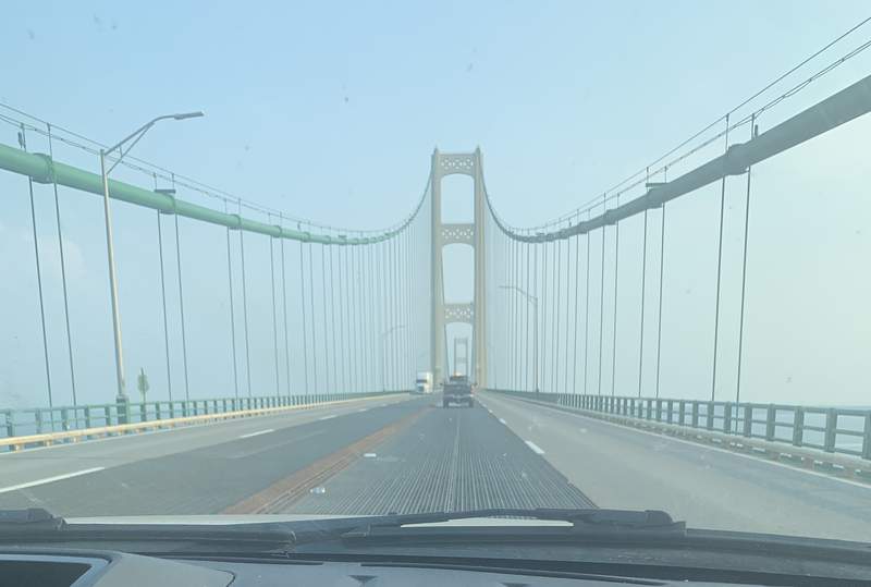 Woman pays it forward on Mackinac Bridge, gives $100 for the cars behind her