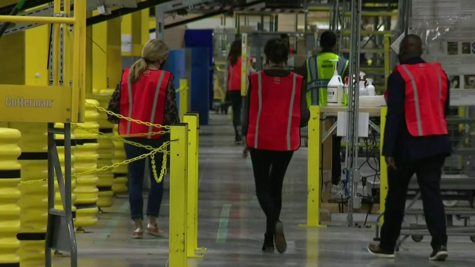 Amazon looking to hire 100,000 workers across country, including in Metro Detroit