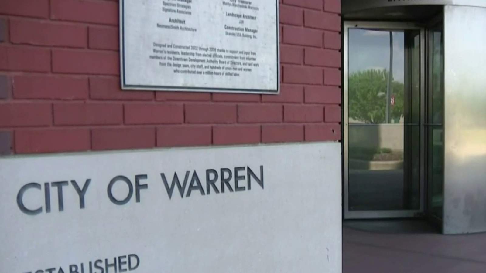Warren Mayor Jim Fouts upset after city council cuts his personal assistants job position