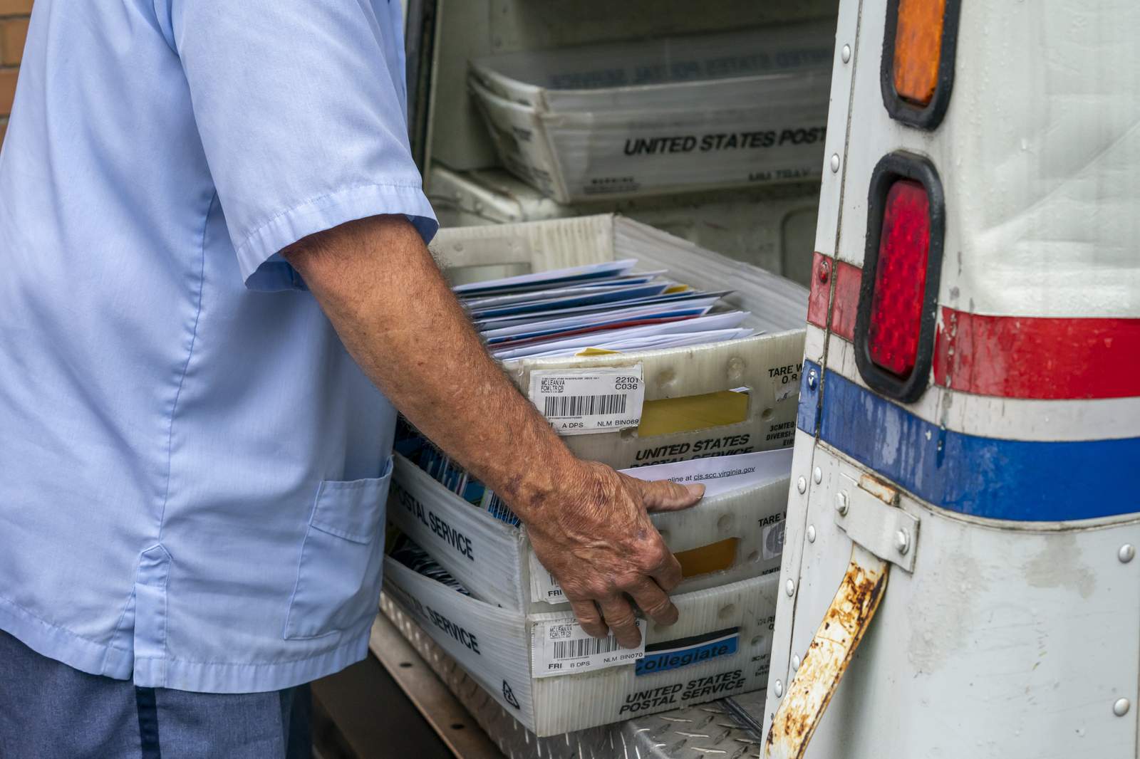 Detroit mail delivery slowest in nation, USPS data shows