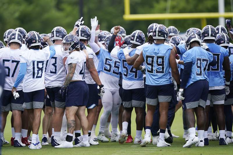 NFL minicamps mostly proceeding amid debate about offseason