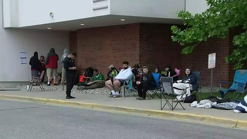 People line up overnight for chance to buy computer chips at Madison Heights store