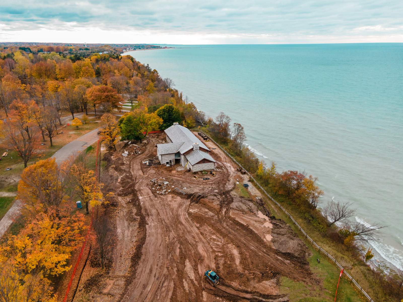 Michigan DNR moves historic building away from eroding Lake Michigan shoreline