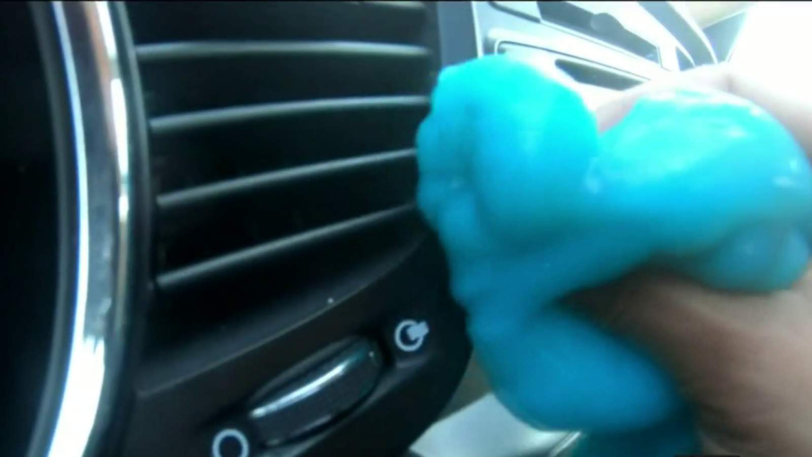 Can this cleaning gel help tidy up your car?