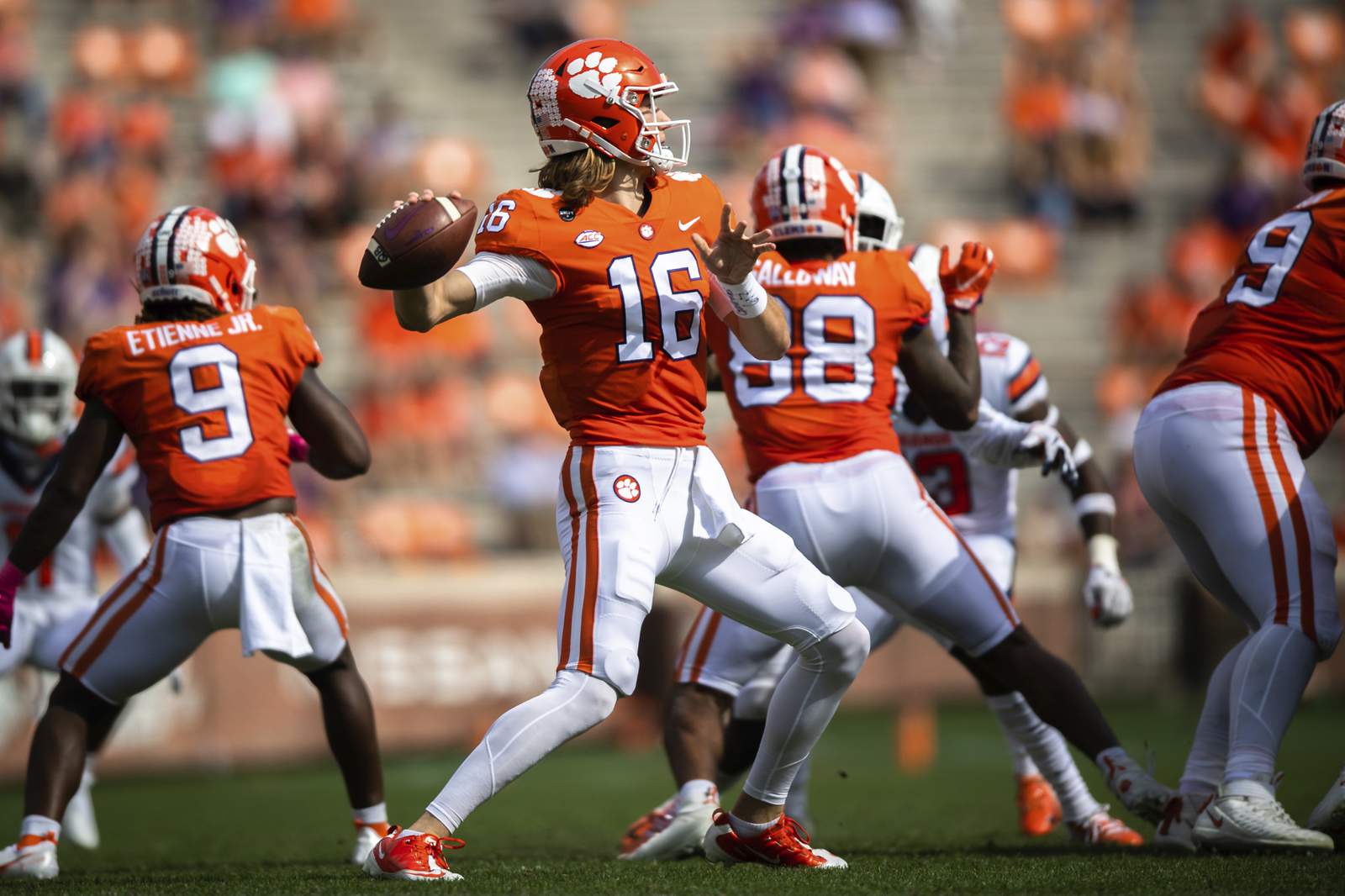 No. 1 Clemson wakes up late to beat Syracuse 47-21