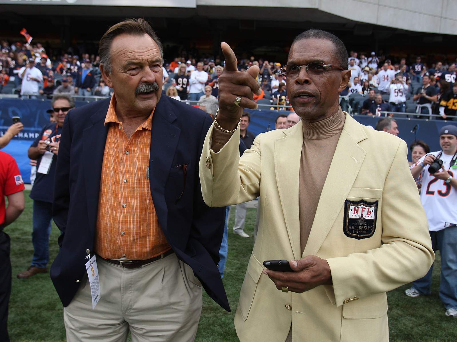 Gale Sayers, Bears Hall of Fame running back, dies at 77