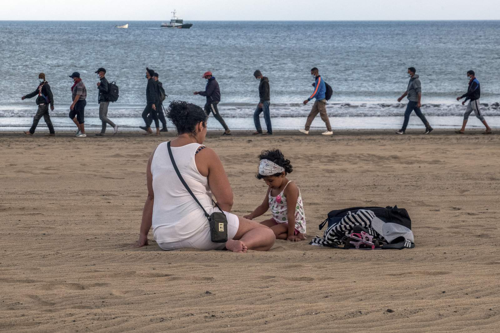 Spain searches for answer to migrants eyeing Canary Islands