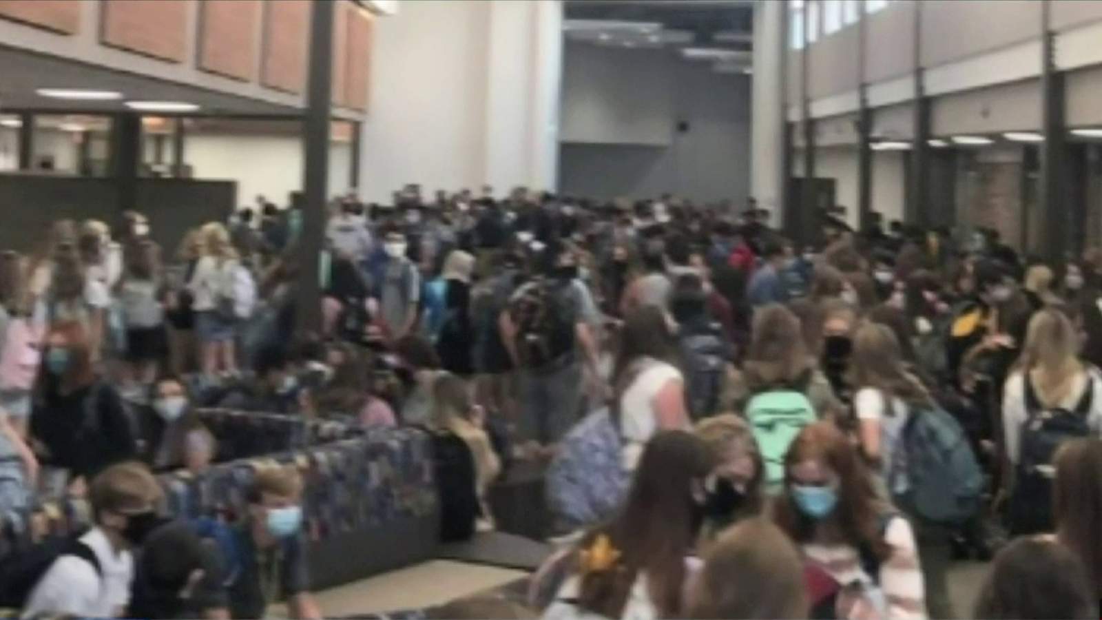 Parents concerned about student safety after photo of Metro Detroit school surfaces online