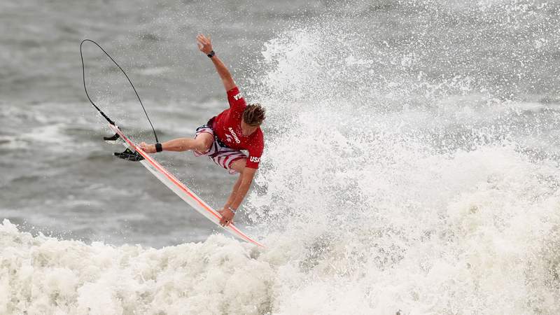 Americans Marks, Moore, Andino advance to surfing quarterfinals in Tokyo