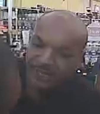Robber who threatened store employee with box cutter wanted by Detroit police