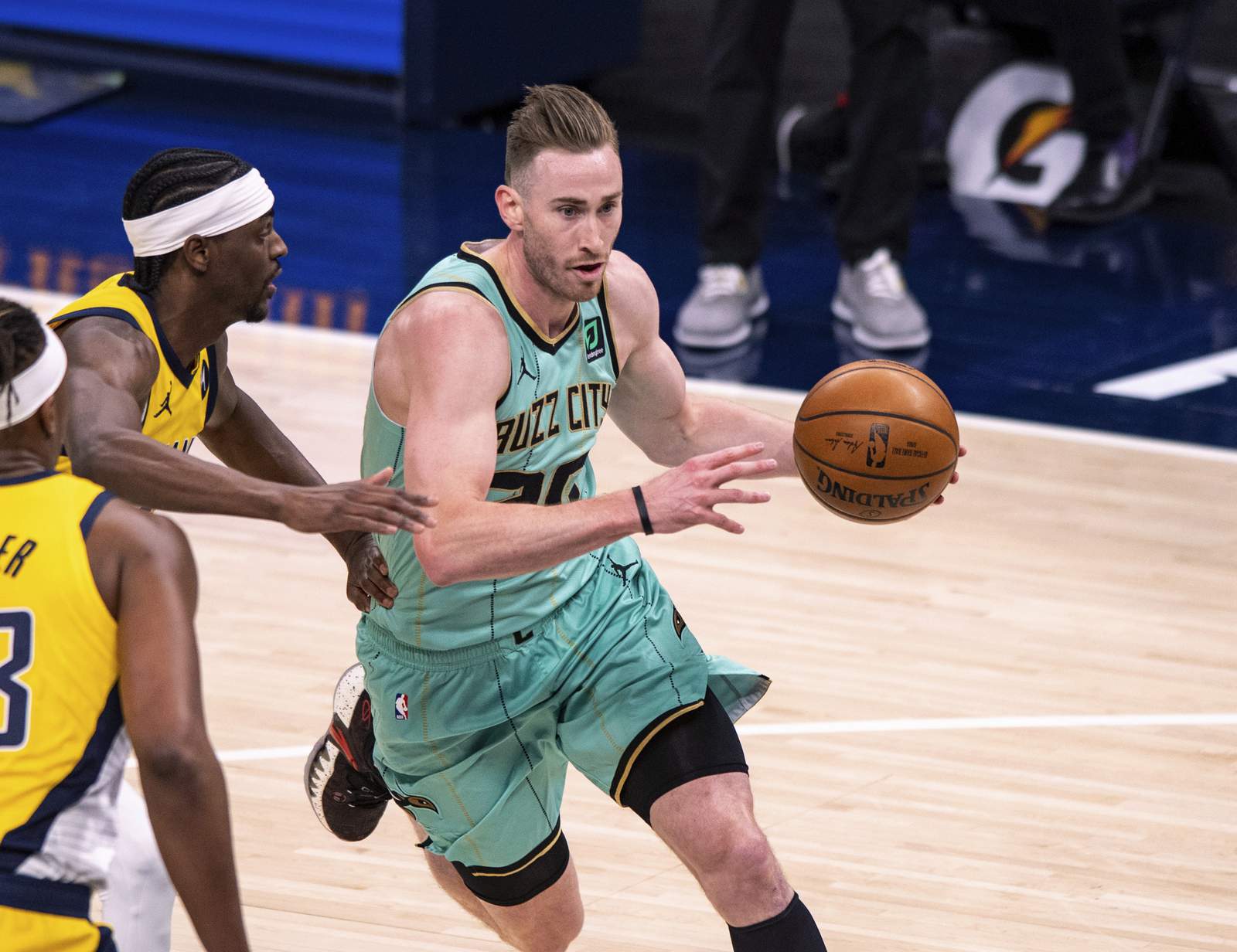 Hornets' Hayward out at least 4 weeks with right foot sprain