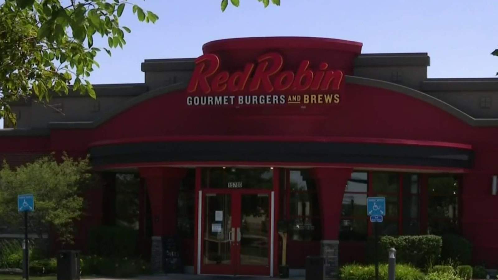 Red Robin in Clinton Township closes after employees test positive for COVID-19
