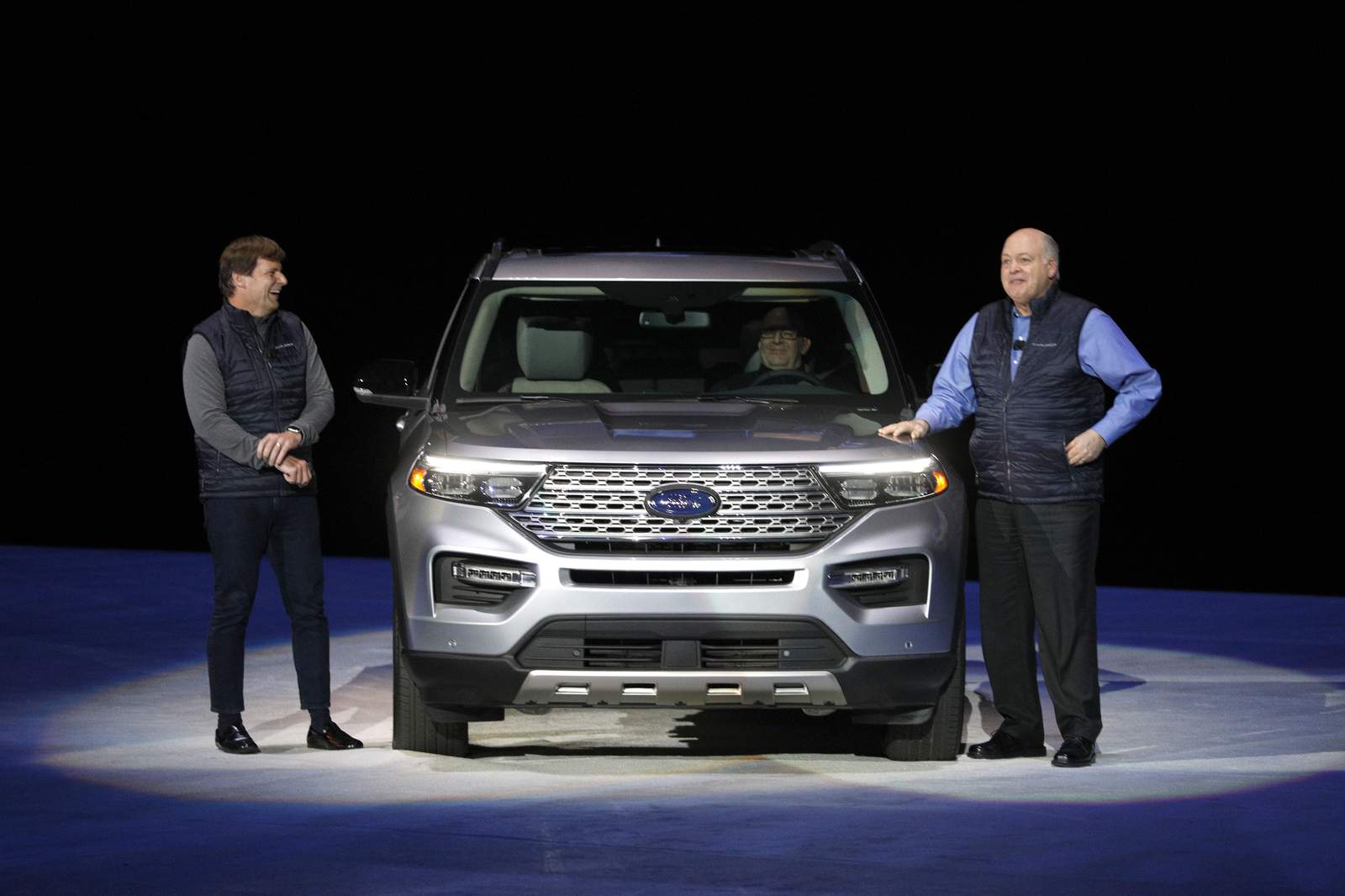 Jim Hackett to retire, COO Jim Farley to take over as president, CEO of Ford