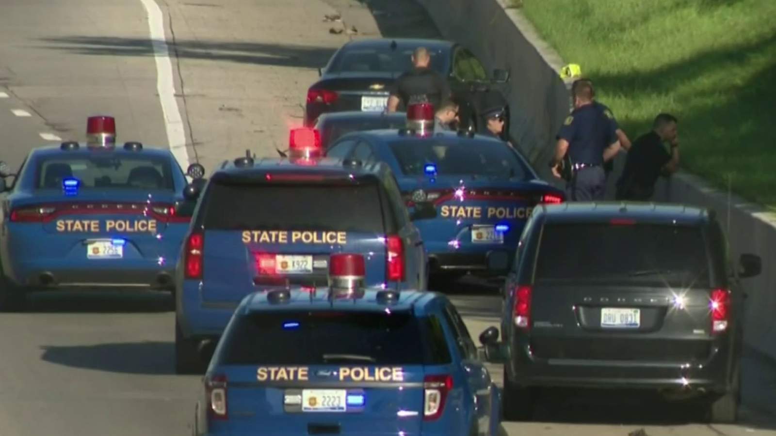 2 men found shot inside vehicle along Lodge Freeway in Detroit