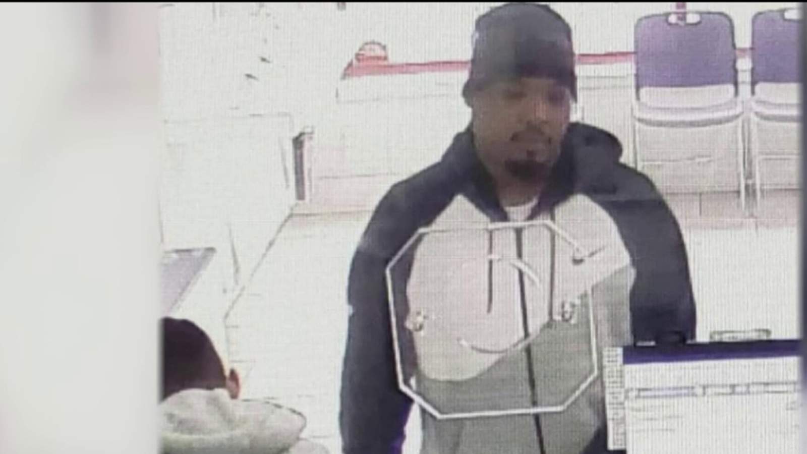 Man steals phone from Hamtramck store