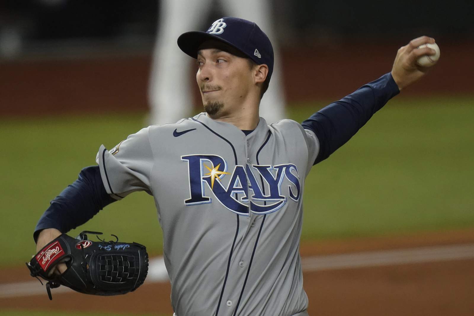 AP source: Padres have deal in place to get Snell from Rays