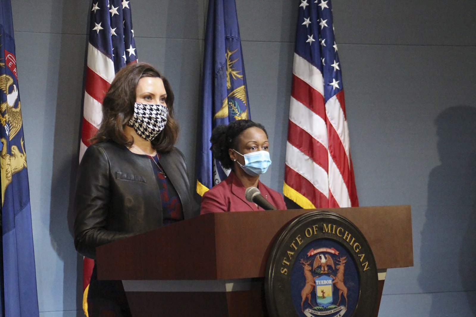 Michigan Gov. Whitmer signs order requiring masks in indoor, some outdoor public spaces