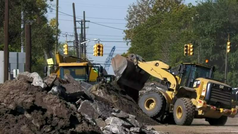 Crews begin digging where road buckled in Southwest Detroit, cause still unknown
