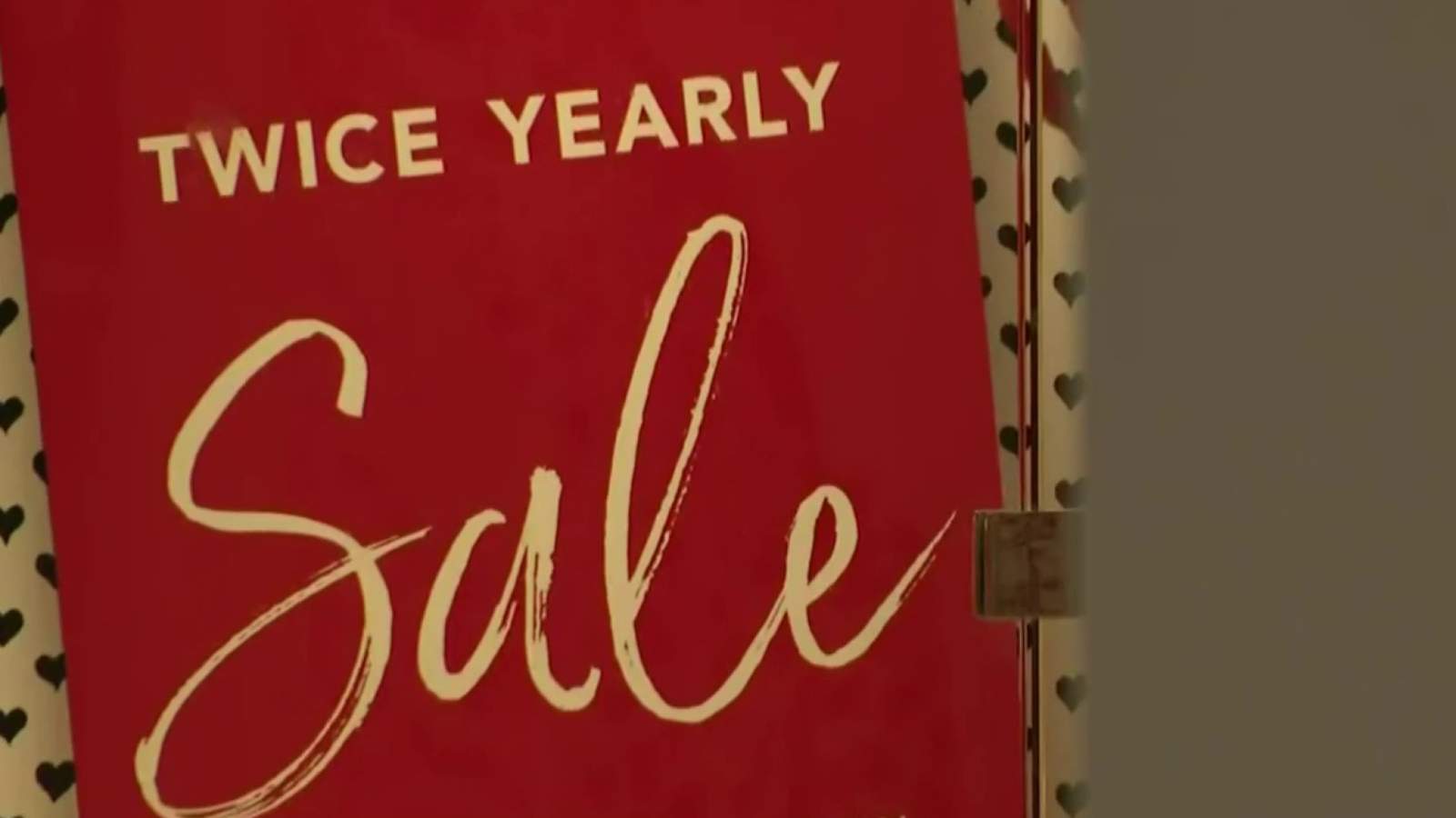 Shoppers pack Metro Detroit malls to return gifts, find post-Christmas deals