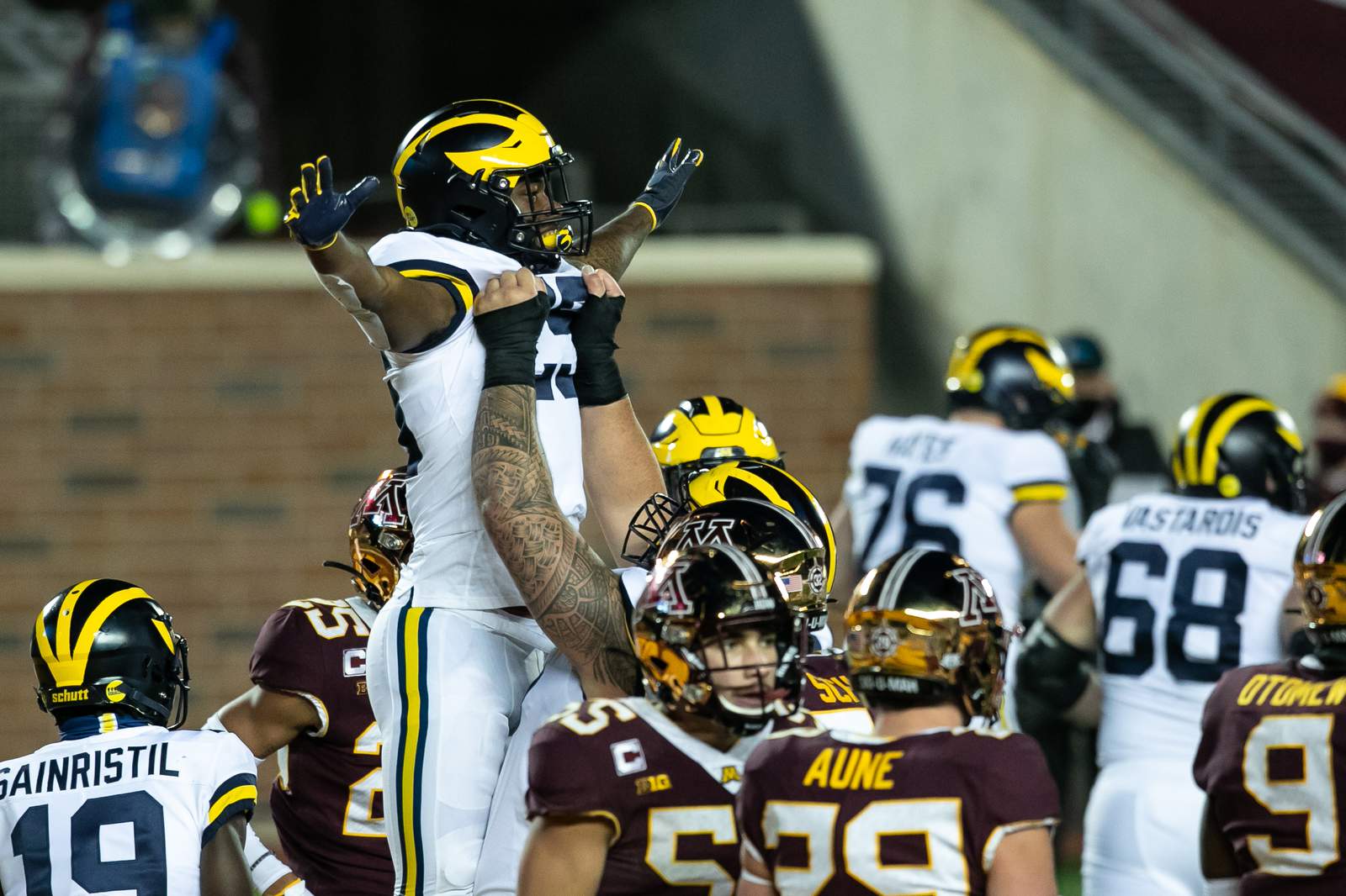 3 ‘unheralded’ plays that helped Michigan football blow out Minnesota in season opener