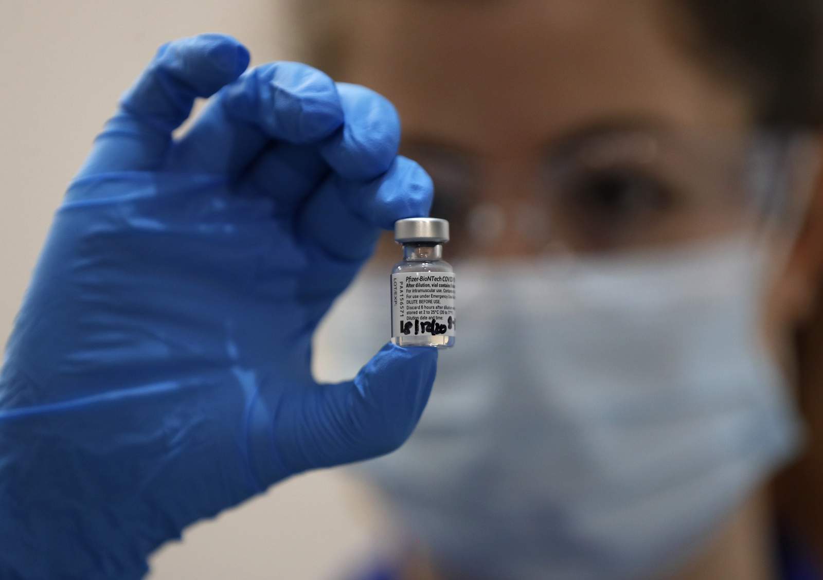 EXPLAINER: Allergic reactions to vaccines rare, short-lived