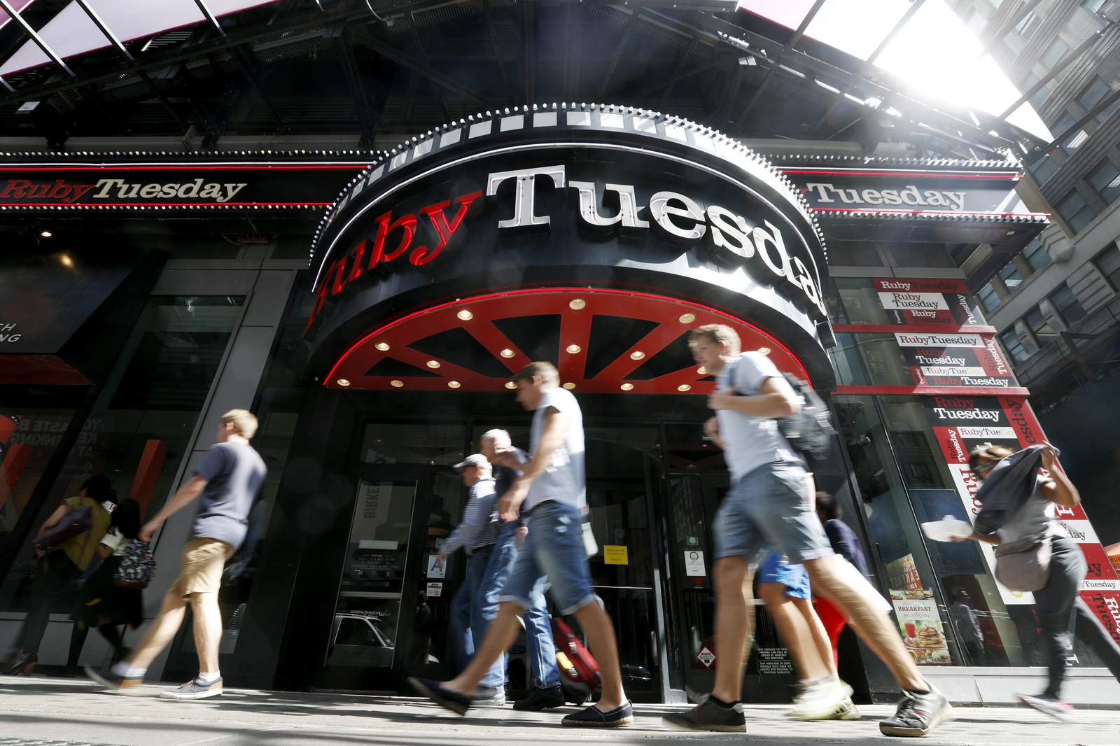 Ruby Tuesday, hit by COVID closures, files for bankruptcy