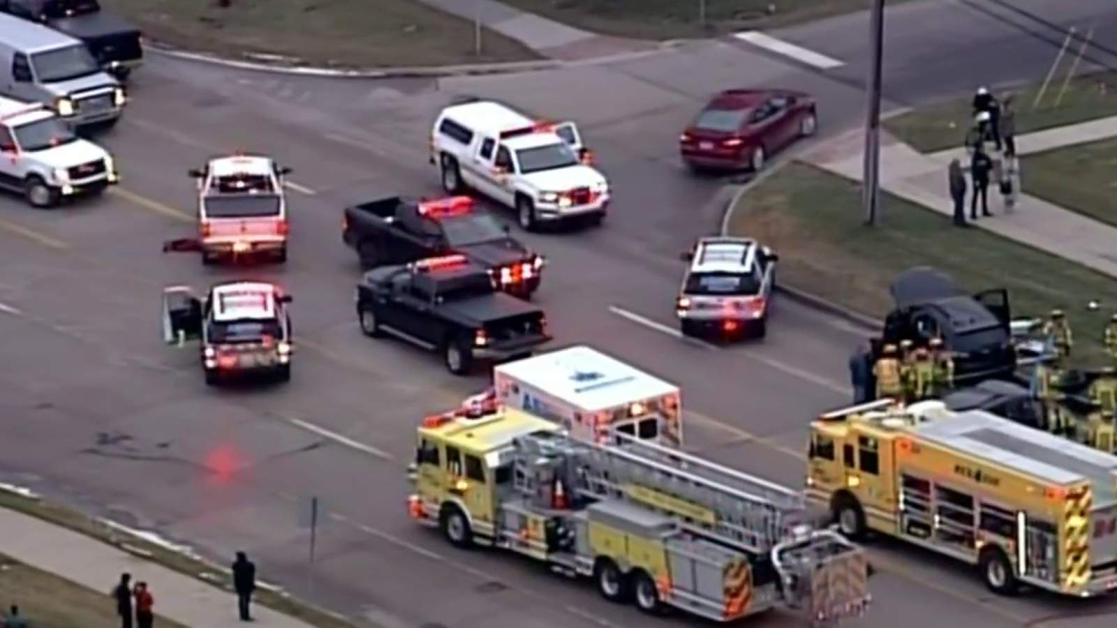 1 killed in multivehicle crash on John R near Orpington in Troy