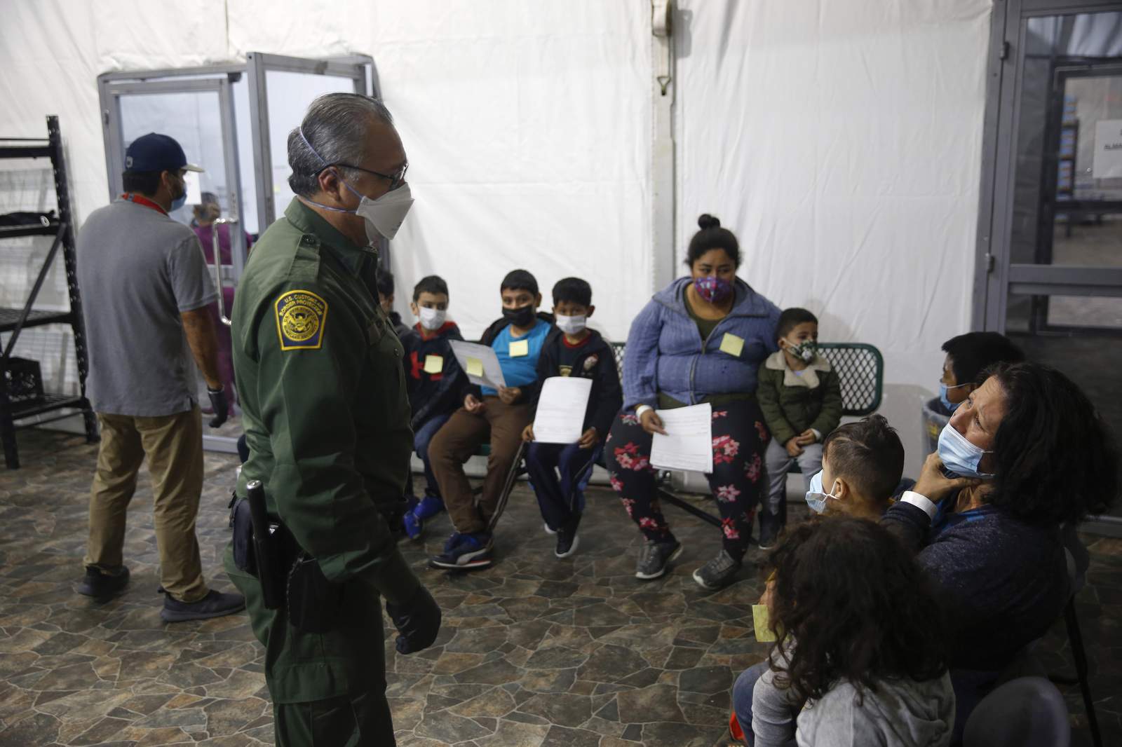 Over 4,000 migrants, many kids, crowded into Texas facility