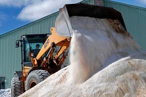 Road Salt Works. But It's Also Bad for the Environment. - The New York Times