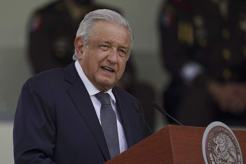 Mexican president stopped by protest, misses news conference