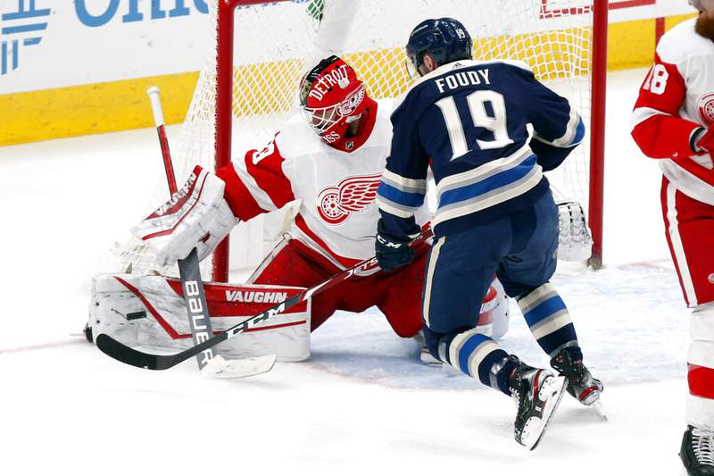 Greiss makes 22 saves, Red Wings rally to beat Blue Jackets