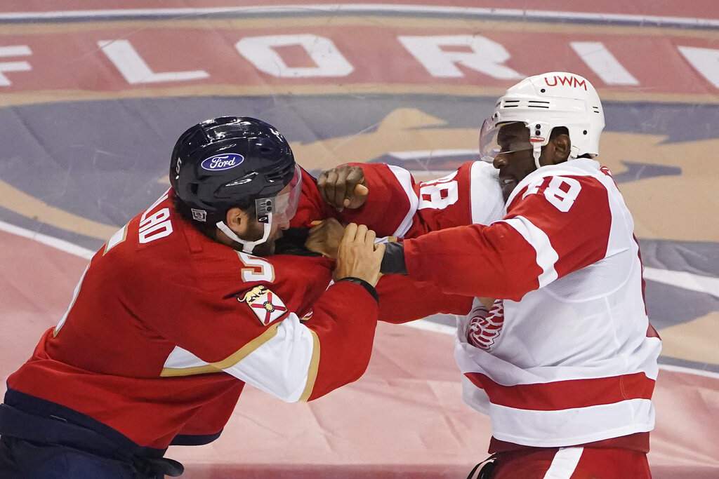 Givani Smith’s ‘Gordie Howe Hat Trick’ helps Red Wings beat Panthers, 4-1