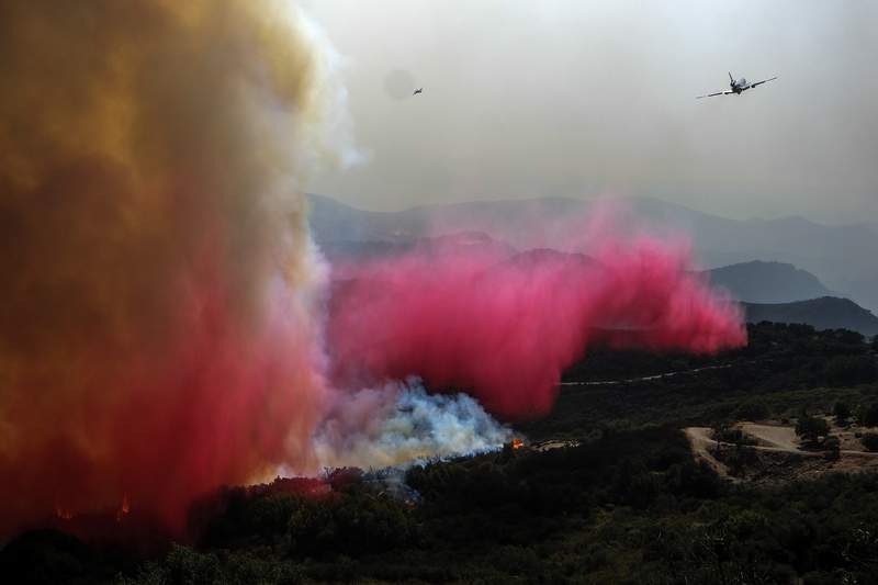 Firefighters make progress coralling big California wildfire