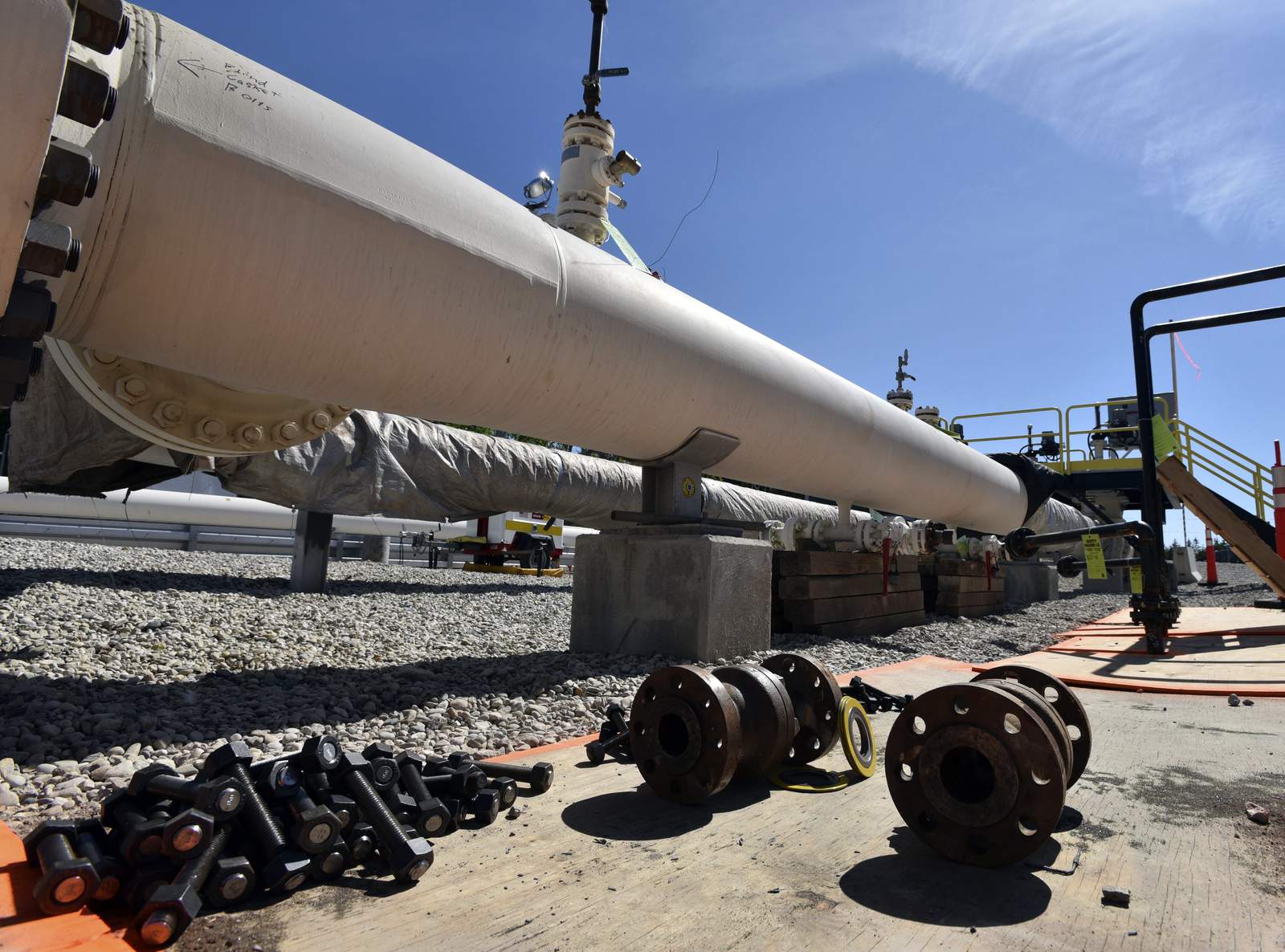 Michigan governor seeks shutdown of Enbridge Line 5 oil pipeline in Straits of Mackinac