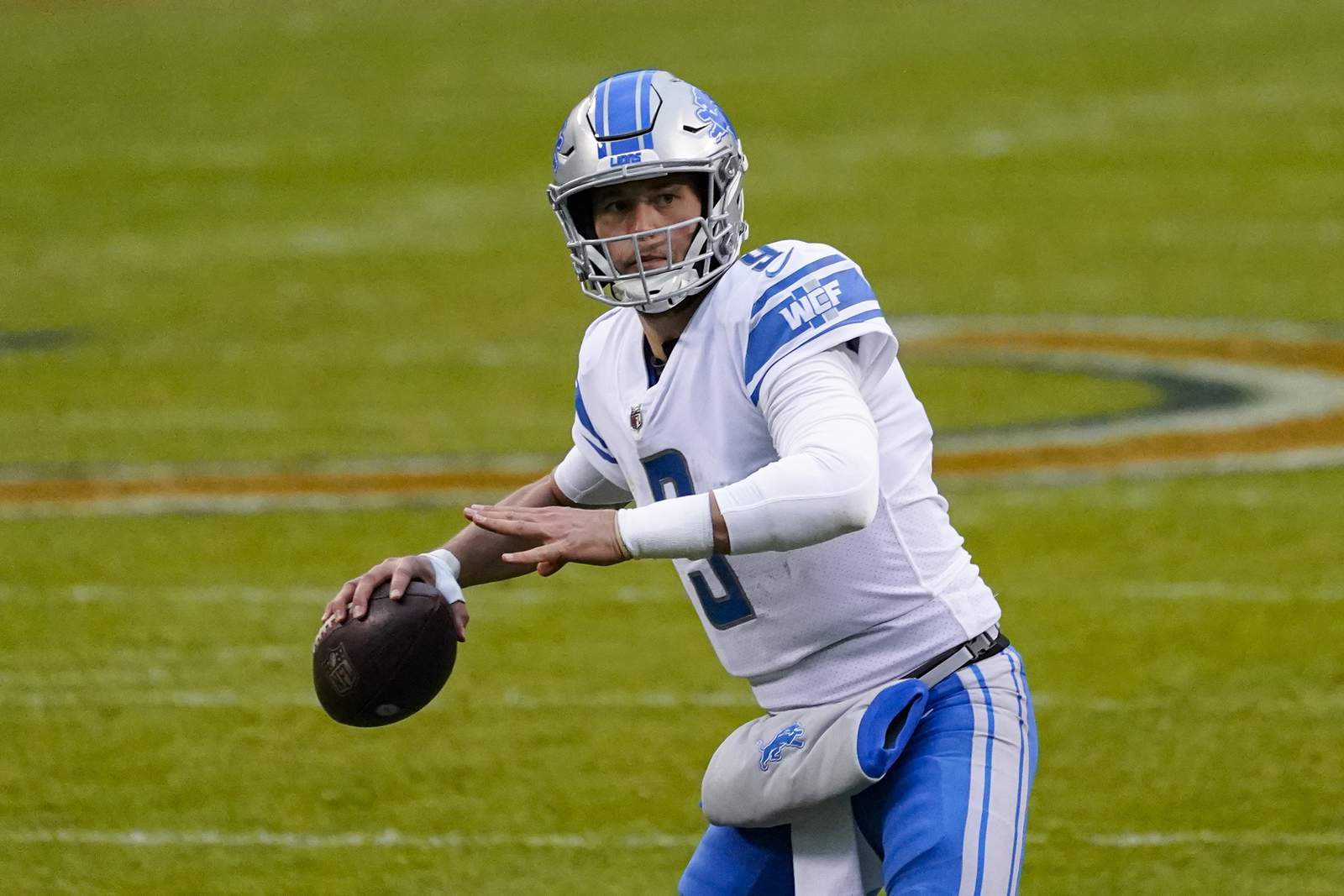 Stafford throws 3 TDs, Lions rally to beat Bears 34-30