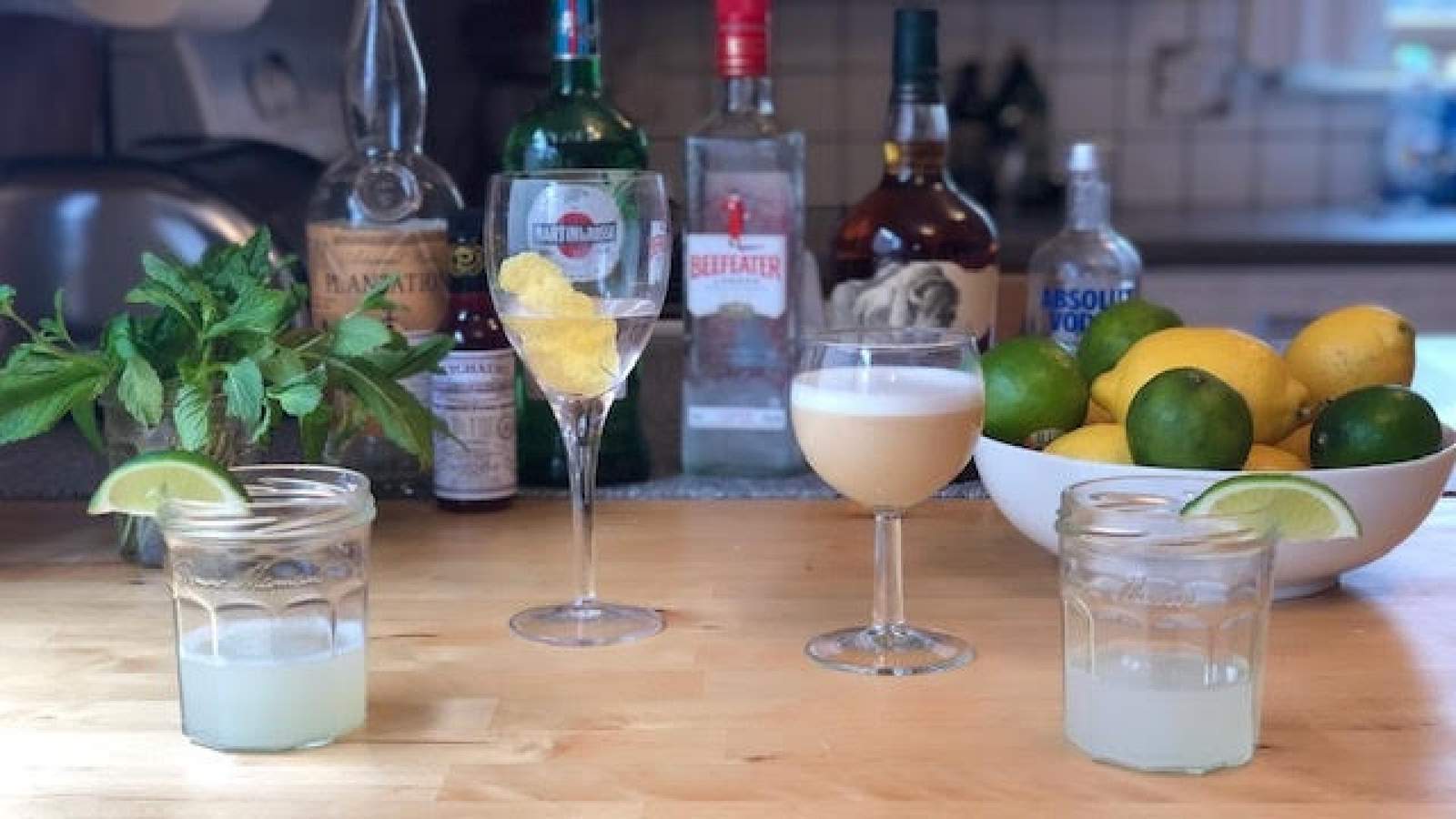 4 Classic cocktails you can make with 4 or less ingredients