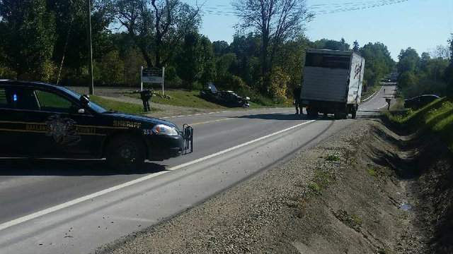 Oakland County Deputy S Patrol Vehicle Hit By Pickup Truck In Oxford Township