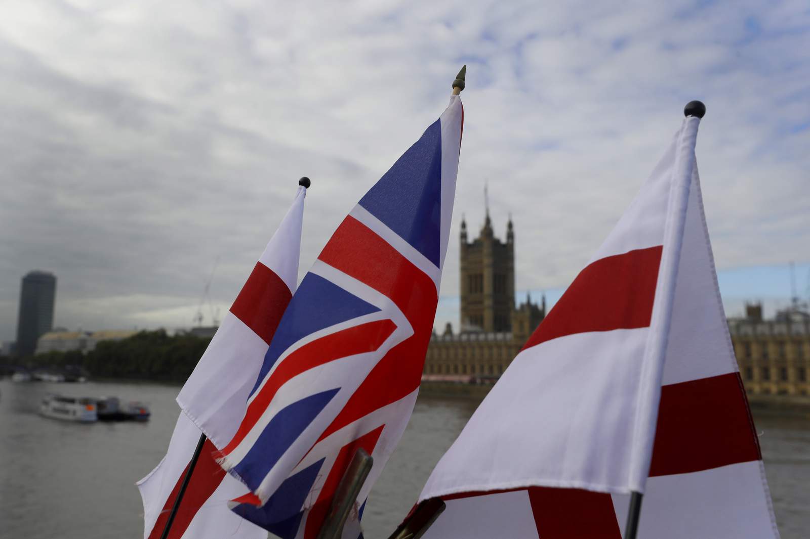 UK, EU inch toward more Brexit talks but hurdles remain