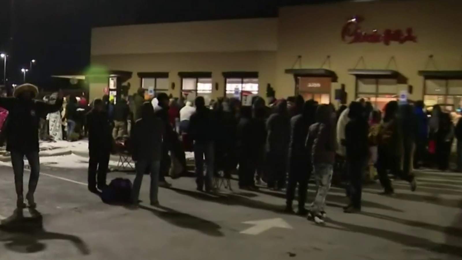 Hundreds line up to win free Chick-Fil-A in Allen Park