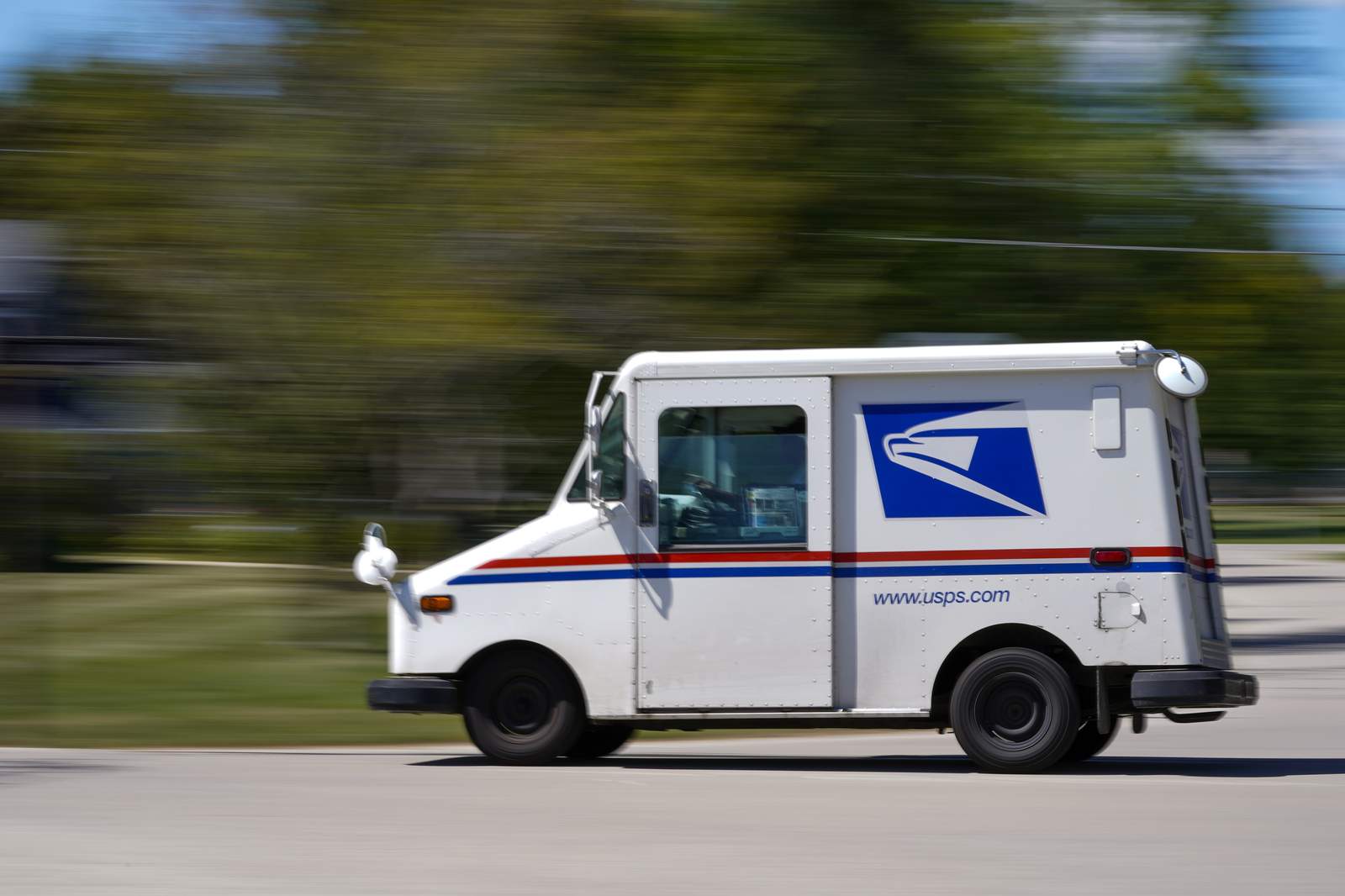 US judge orders USPS to speed up election ballot delivery in Detroit