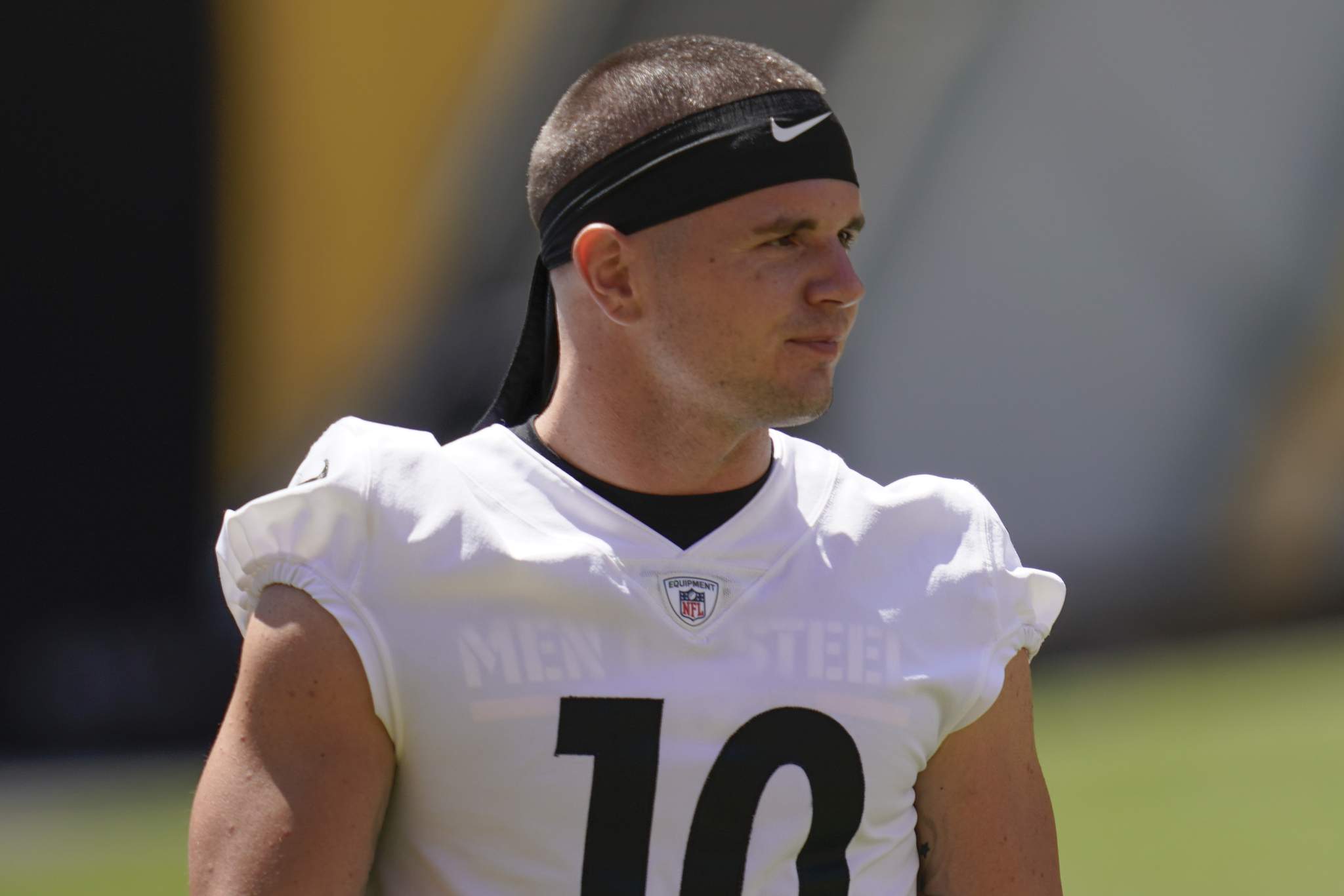 Infant son of Browns WR Ryan Switzer back in hospital
