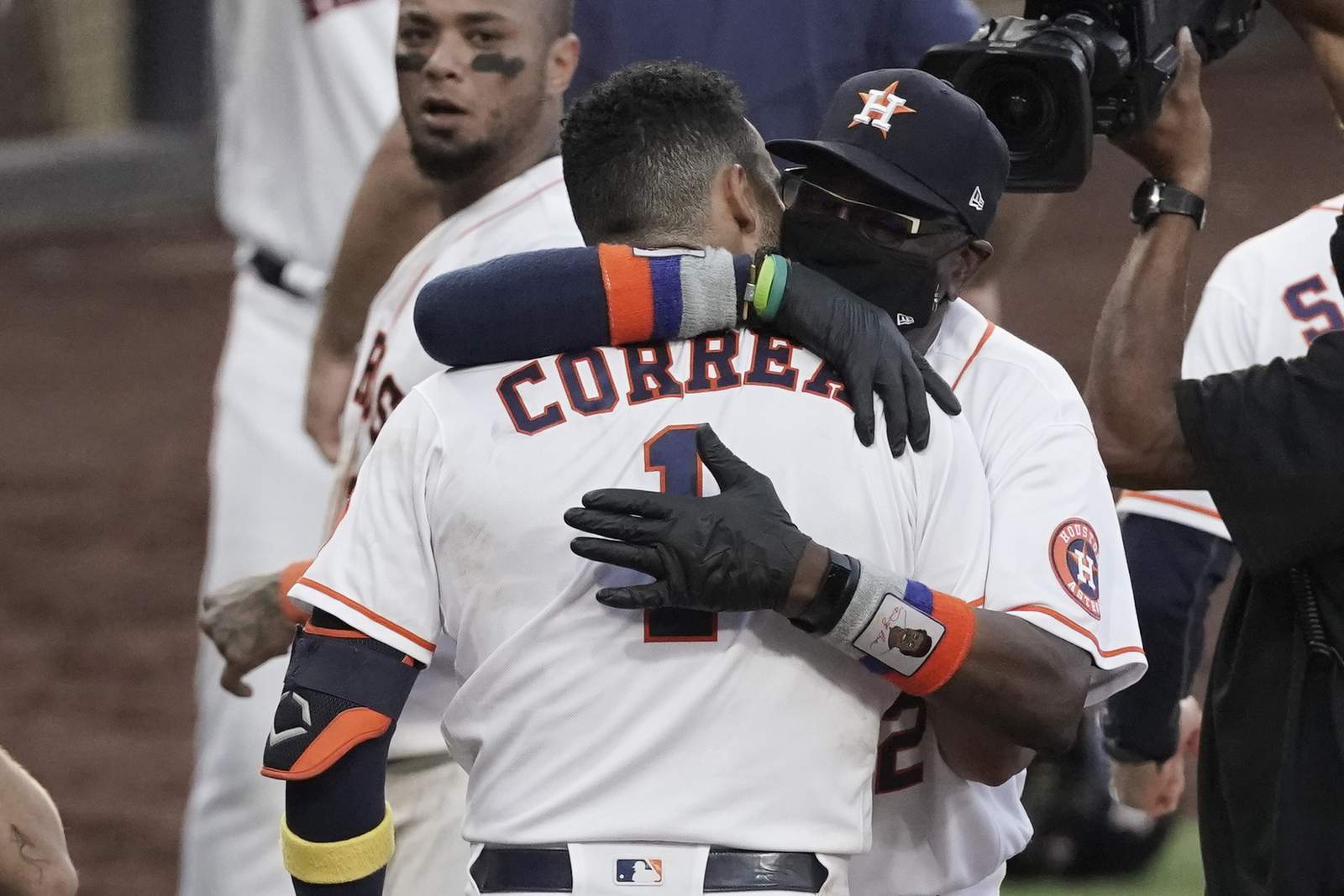 Correa's time: Late HR helps Astros top Bosox in ALCS opener