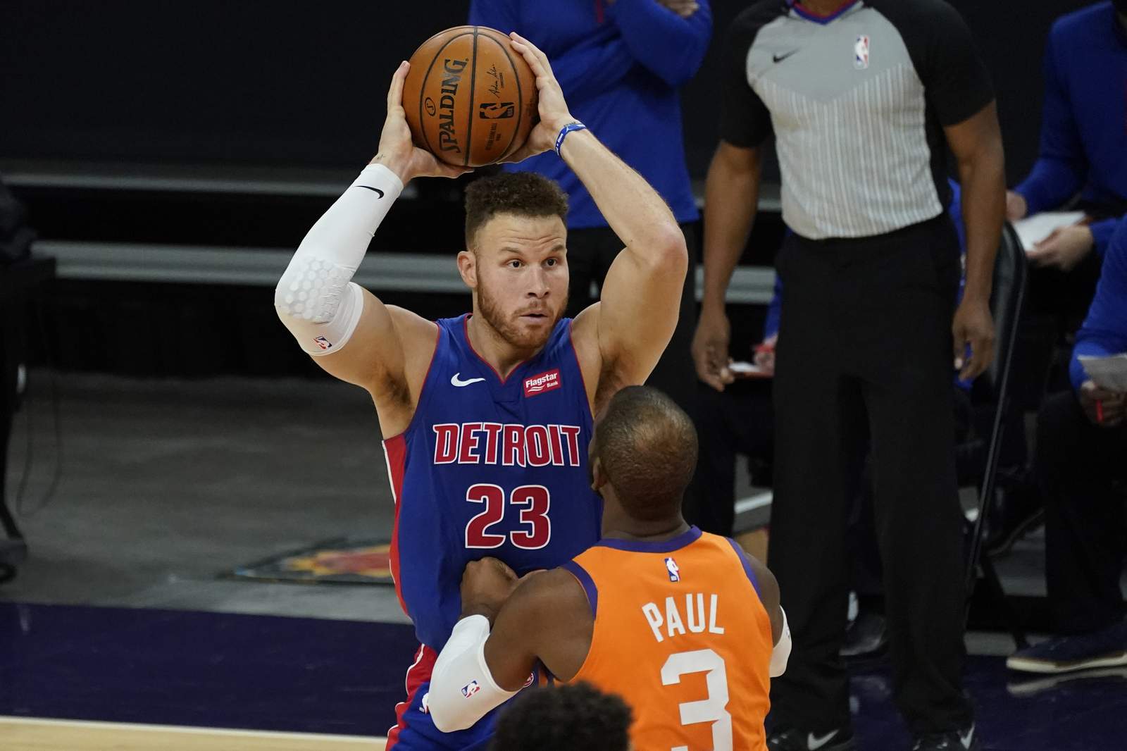 Pistons holding out Griffin while resolving his future