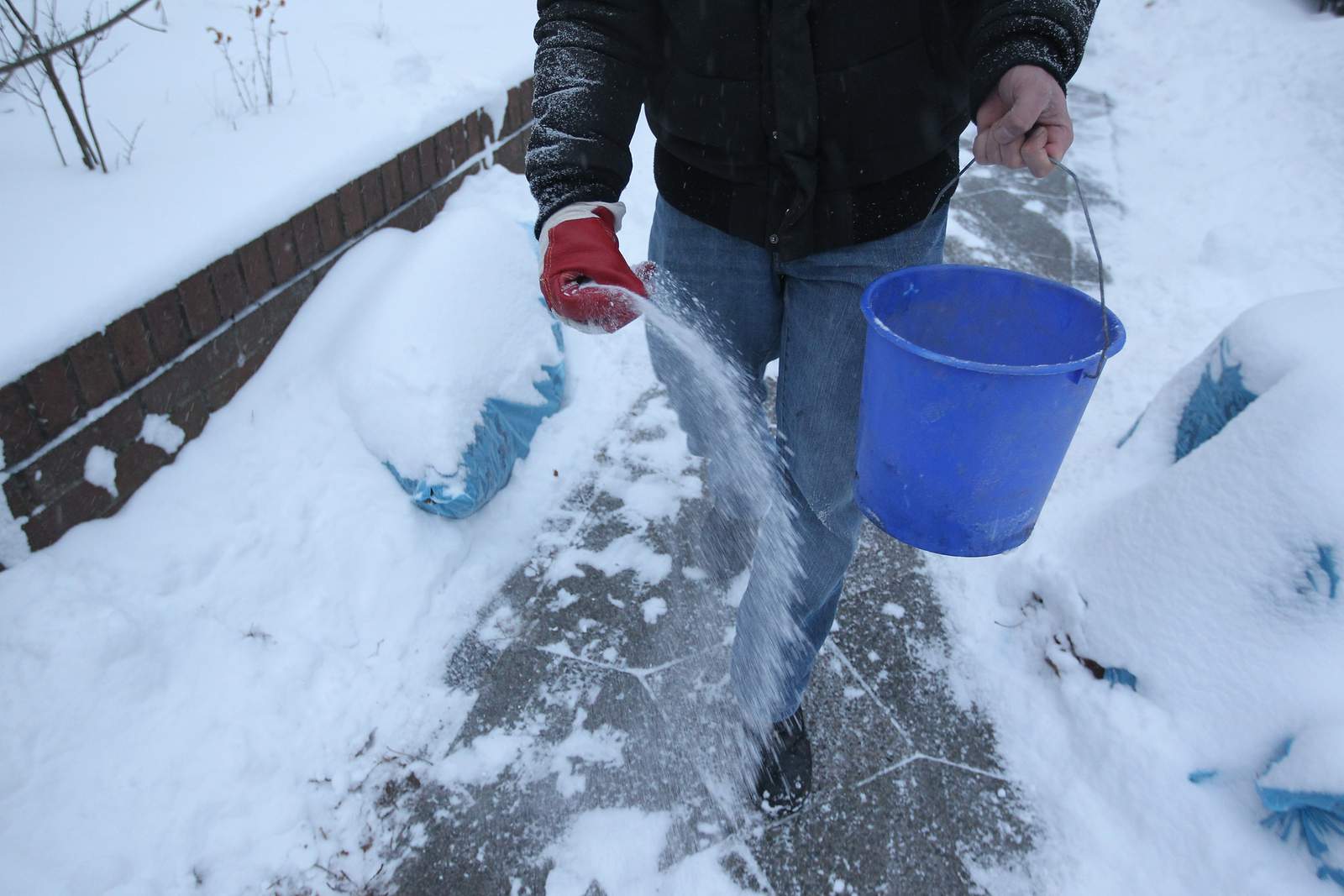 Don’t mail it in: Postal Service asks residents to remove snow, ice from walkways