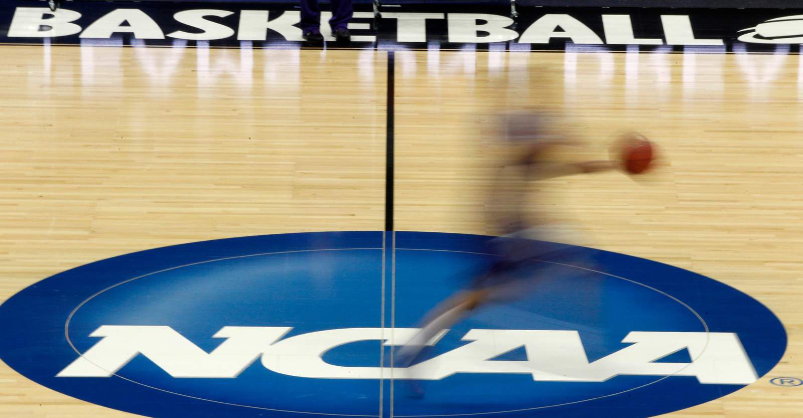 Senators lay out plan for college athletes bill of rights