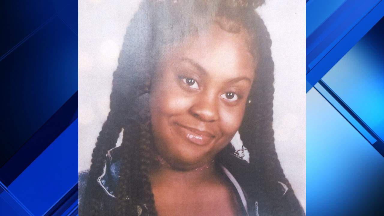 Detroit police looking for missing 11-year-old girl