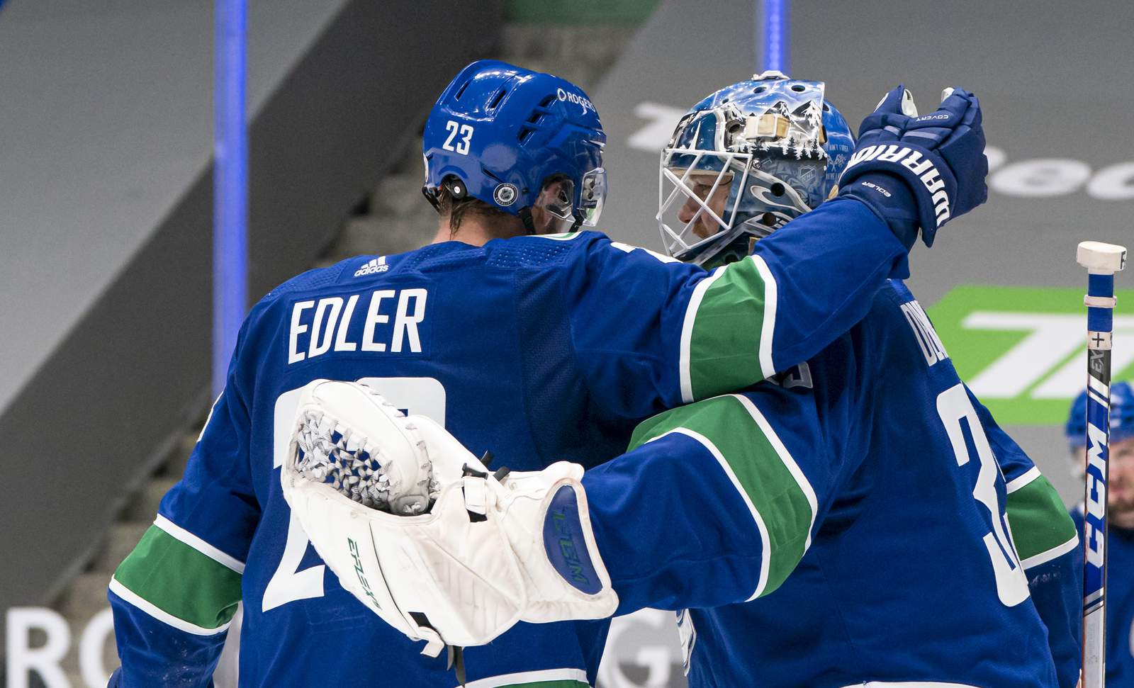 NHL believes Canucks can complete their schedule despite COVID outbreak