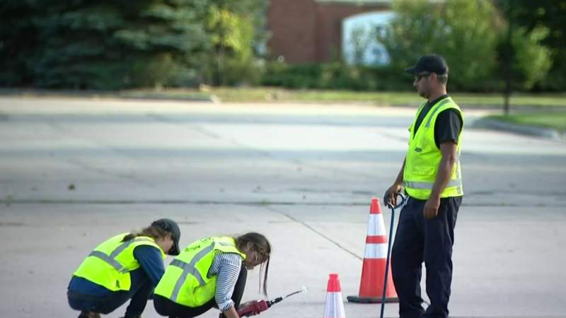 EPA goes home-to-home in Flat Rock to detect fume levels after gas leak