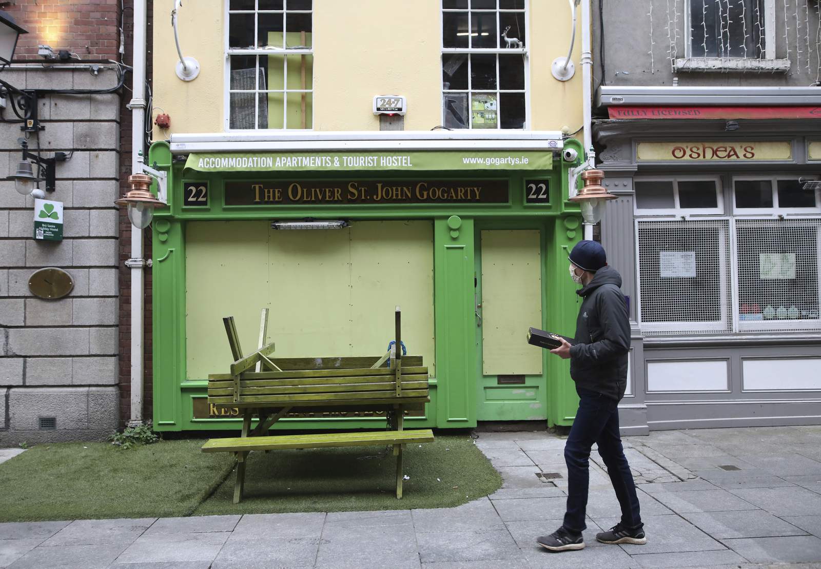 Ireland focuses on Christmas as it enters new lockdown