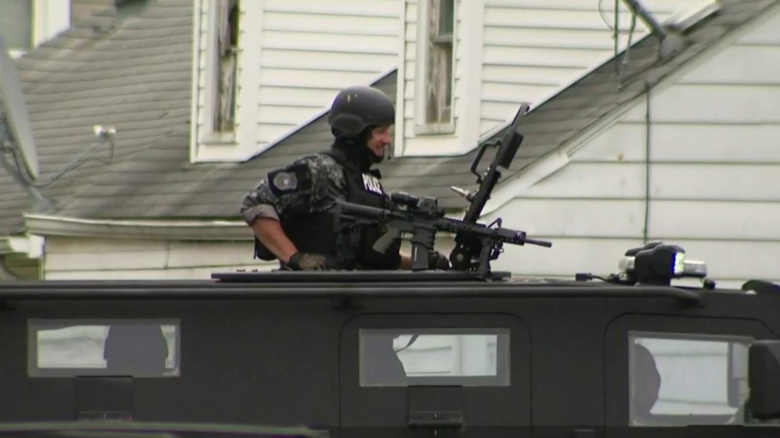 Standoff with Warren police ends peacefully